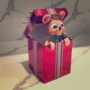 Annalee Christmas Surprise Mouse 🎁